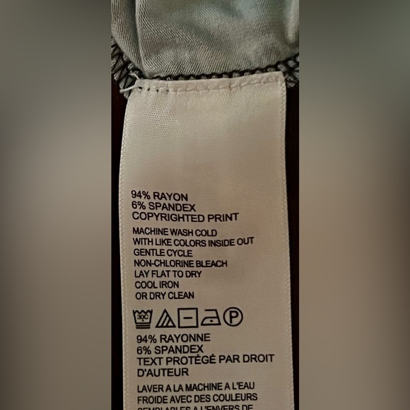 Tommy Bahama Sleeveless Multi color Floral Dress - Size Medium - Picture 5 of 5